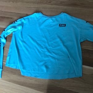 blue long sleeve crop top